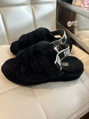 UGG Fluff Slides